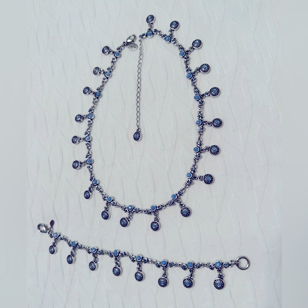 Premier designs necklace and bracelet